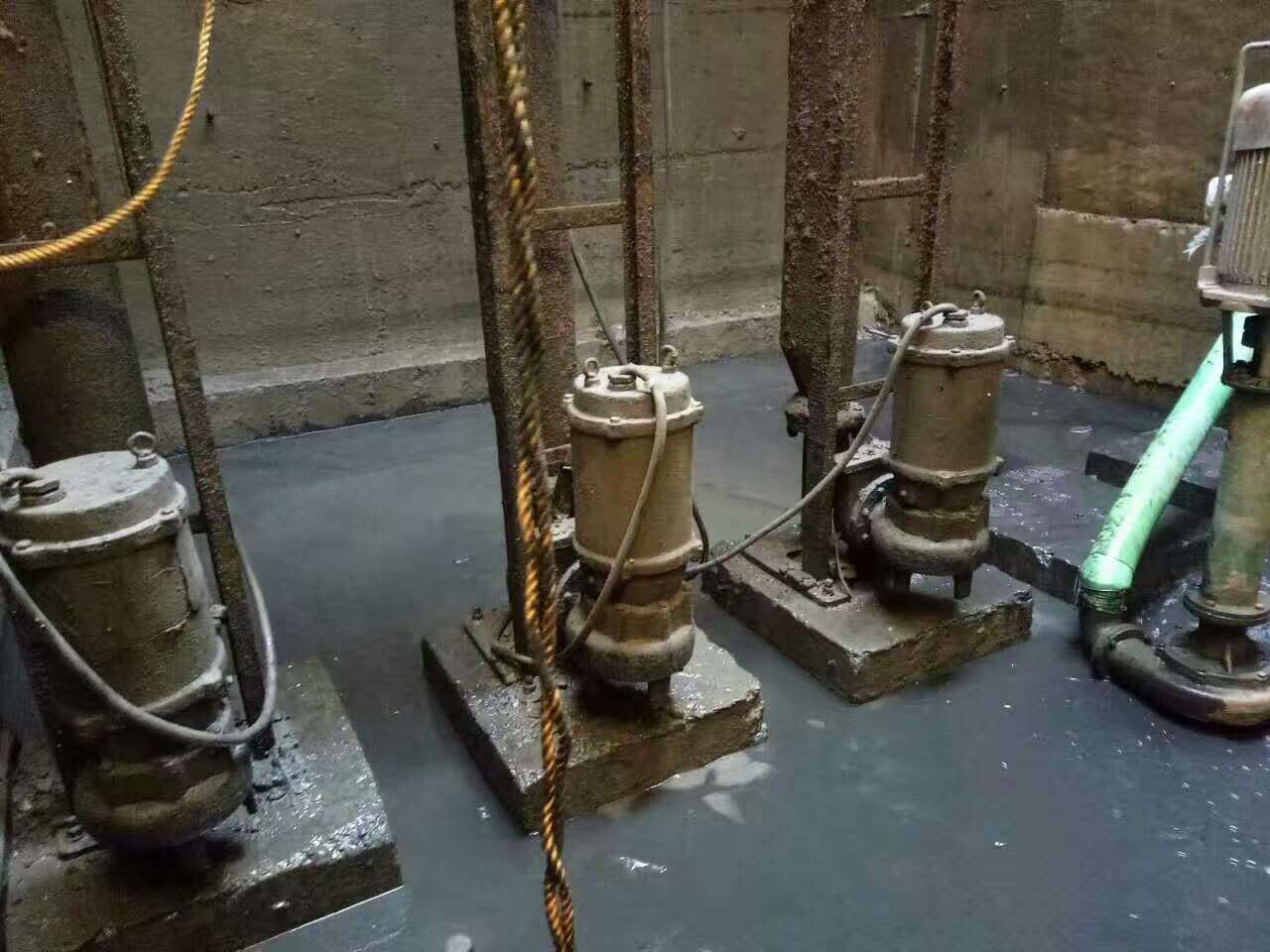 长武污水池清理